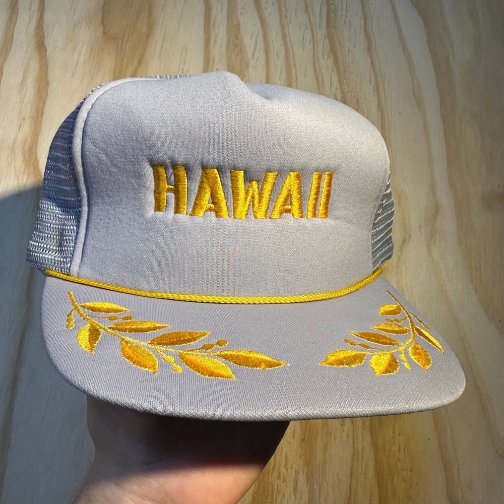 Hawaiian Headwear Gray Hawaii Laurel Leaf Mesh Trucker Hat Snapback Cap OSFM